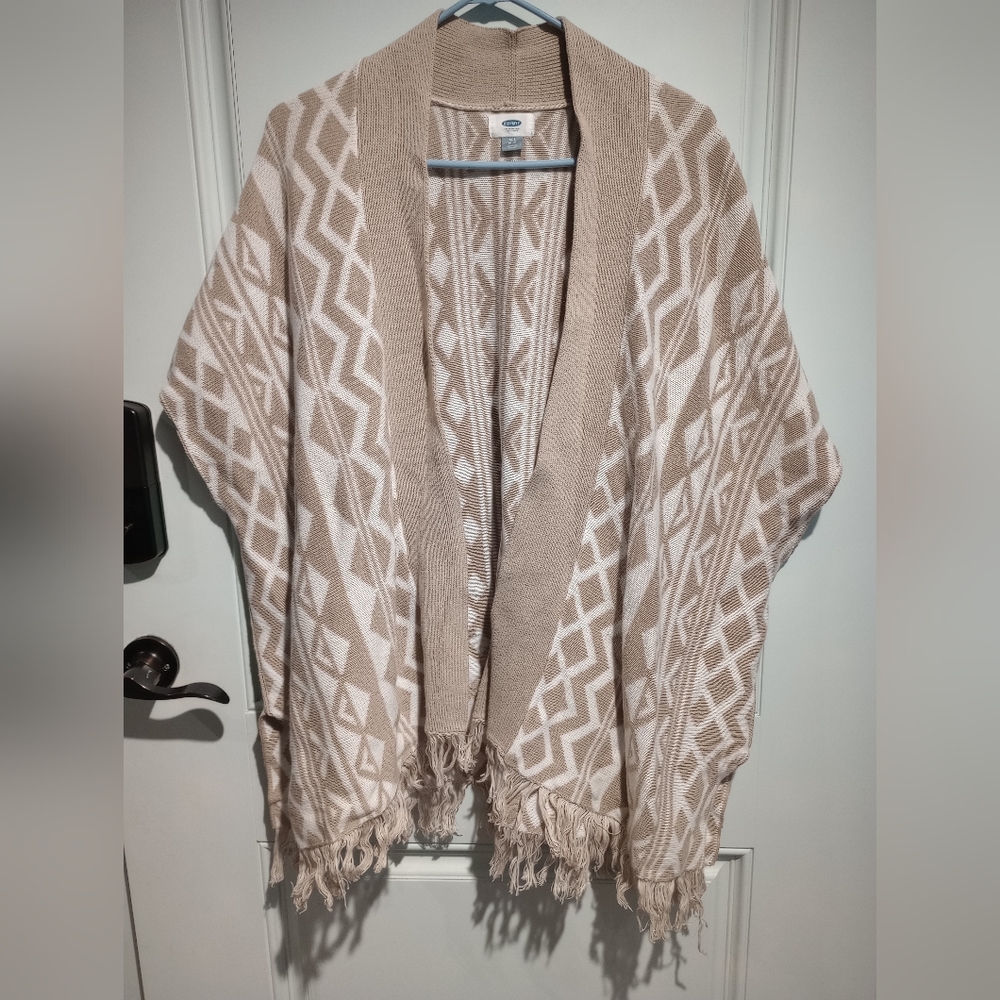 Old Navy women's size Med-large Pancho style sweater cover up